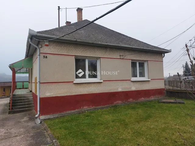 Eladó ház Rád, Váci utca 120 nm