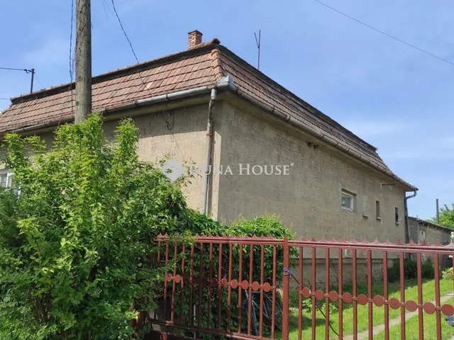 Eladó ház Patak 160 nm