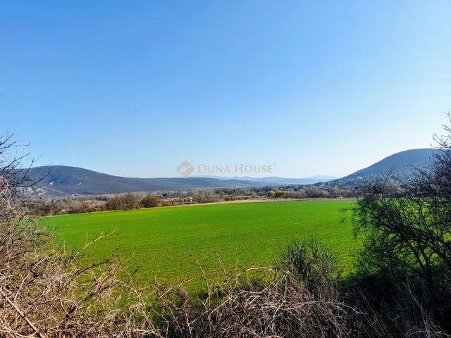 Eladó telek Esztergom 1347 nm