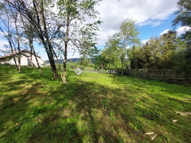 Eladó telek Esztergom 1484 nm