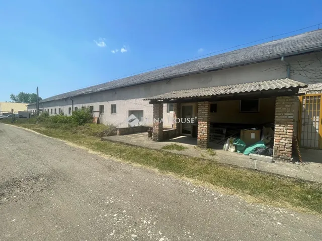 Eladó kereskedelmi és ipari ingatlan Kistarcsa 733 nm