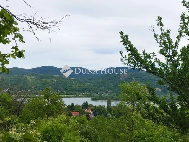 Eladó telek Nagymaros 1084 nm