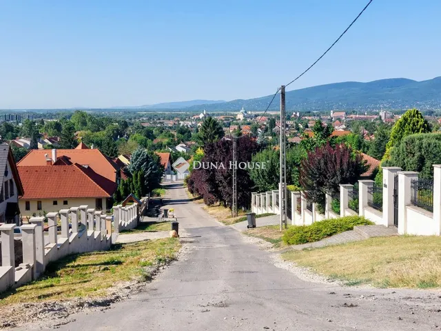 Eladó telek Vác 910 nm