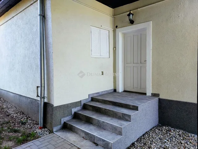 Eladó ház Penc 100 nm