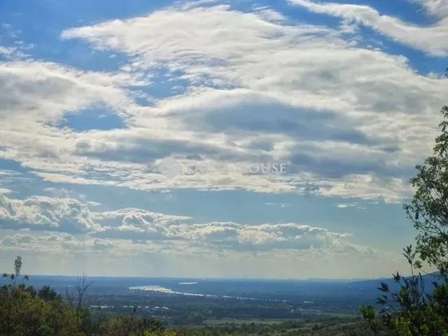 Eladó telek Vác 5712 nm