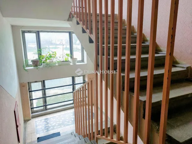 Eladó lakás Komló 35 nm