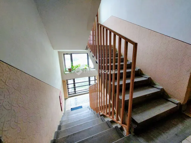 Eladó lakás Komló 35 nm