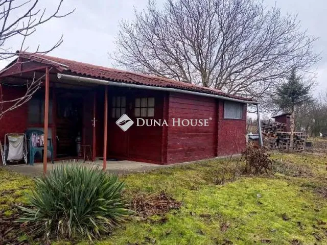 Eladó telek Perőcsény 1870 nm