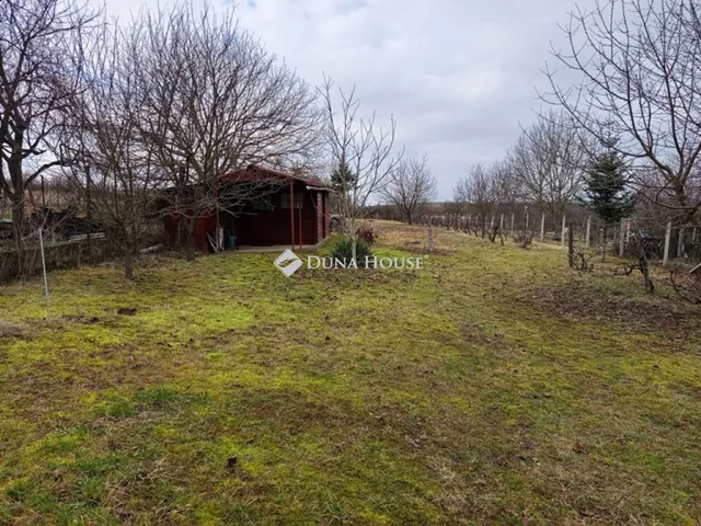 Eladó telek Perőcsény 1870 nm