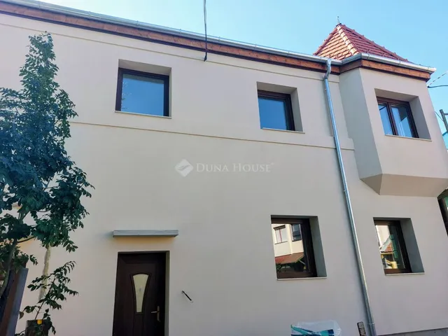 Eladó lakás Vác 109 nm