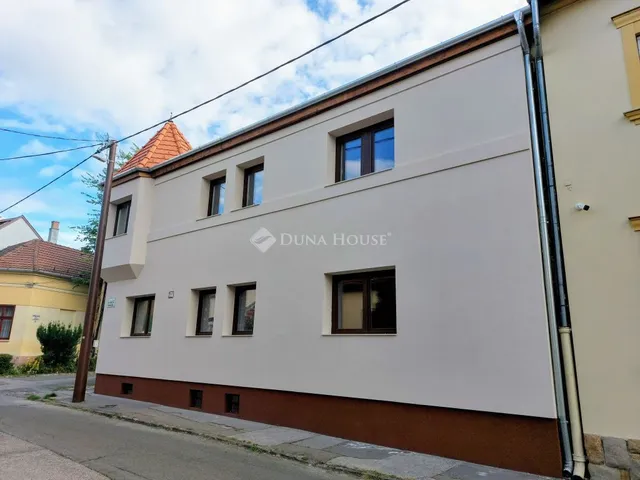 Eladó lakás Vác 109 nm