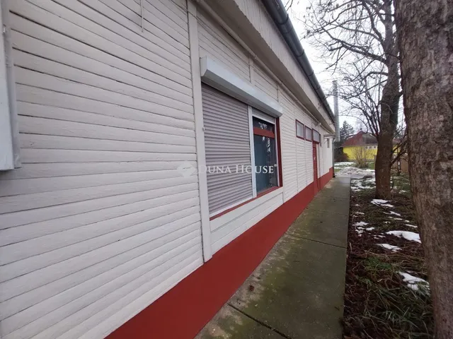 Eladó ház Romhány 180 nm