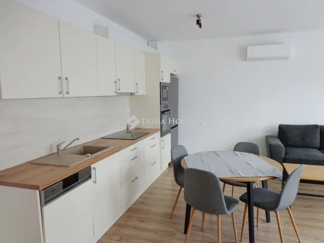 Kiadó lakás Vác 76 nm