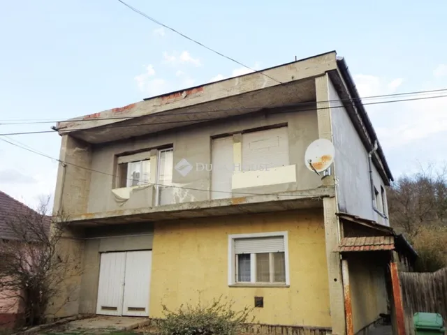 Eladó ház Acsa 180 nm