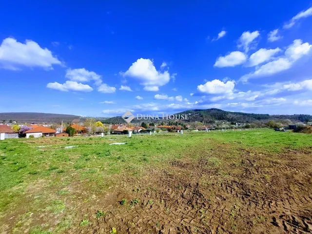 Eladó telek Kosd 620 nm
