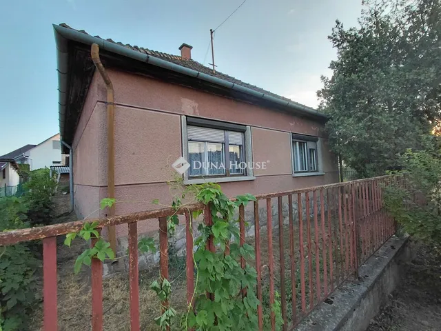 Eladó ház Balassagyarmat, Patvarci út 118 nm