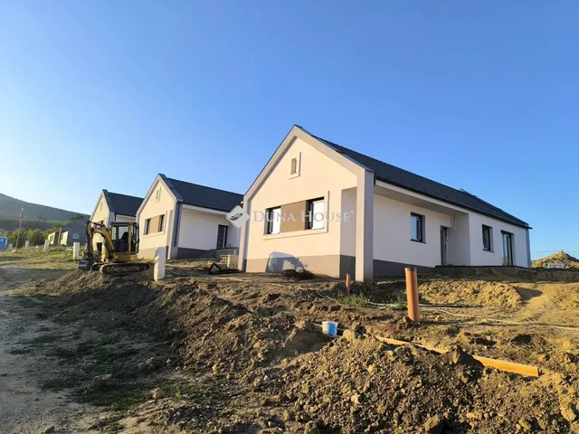 Eladó ház Kosd 80 nm