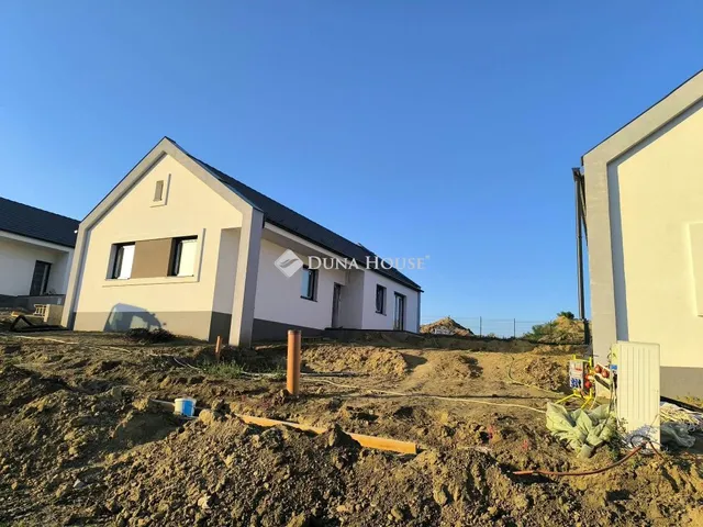 Eladó ház Kosd 80 nm