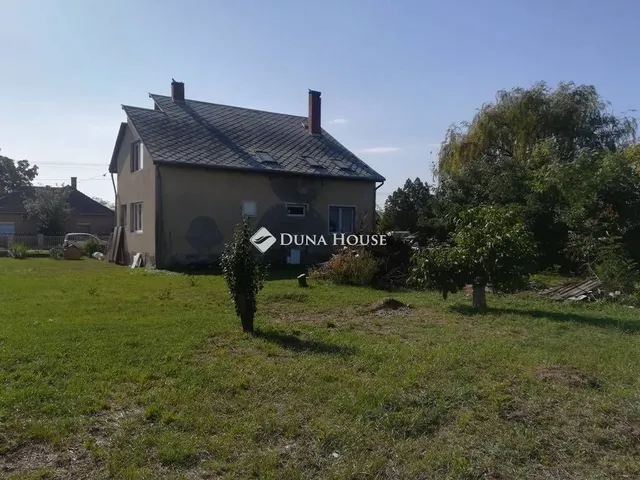 Eladó ház Ercsi 200 nm