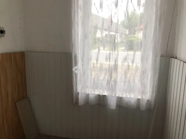 Eladó kereskedelmi és ipari ingatlan Enying 300 nm