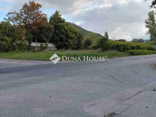 Eladó telek Tatabánya 4073 nm