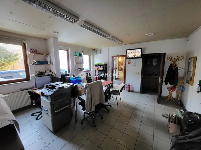 Eladó kereskedelmi és ipari ingatlan Nyergesújfalu, Nincs utca 720 nm