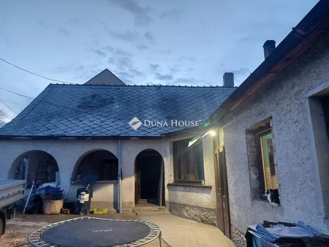 Eladó ház Lábatlan 141 nm