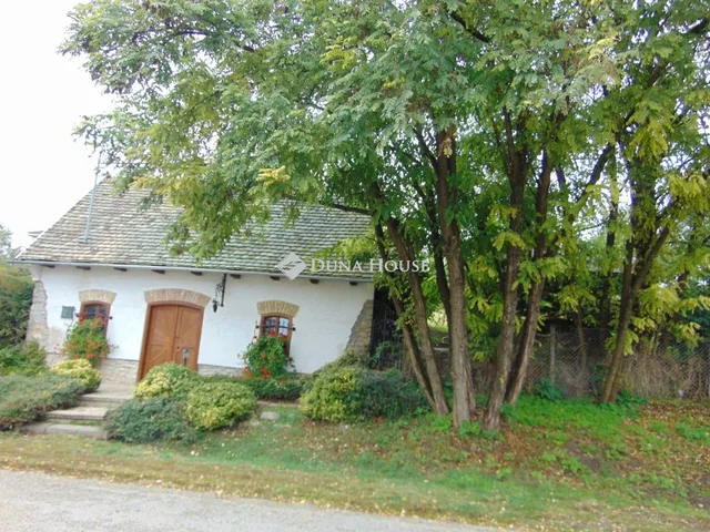 Eladó telek Környe, Hegyalja út 3392 nm