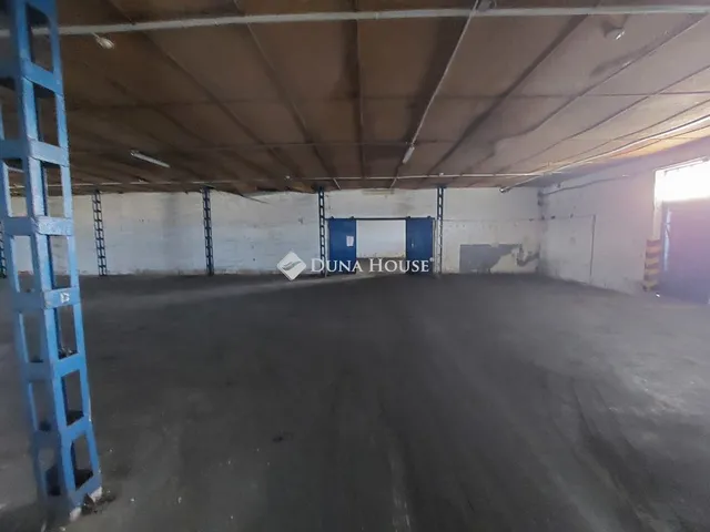 Kiadó kereskedelmi és ipari ingatlan Tatabánya 830 nm
