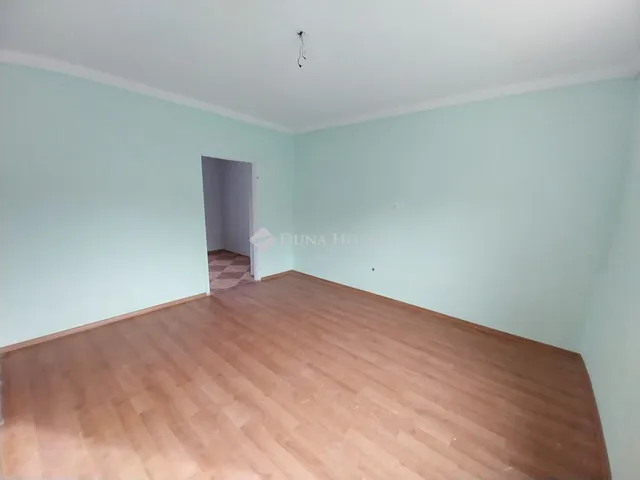 Eladó ház Nyúl 89 nm