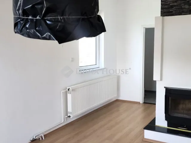 Eladó ház Bakonysárkány, Szabadság utca 160 nm