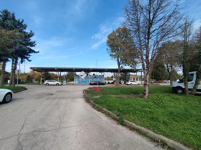 Eladó kereskedelmi és ipari ingatlan Tatabánya 2500 nm