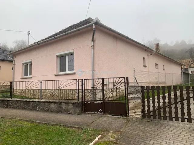 Eladó ház Tata, Kossuth Lajos utca 110 nm