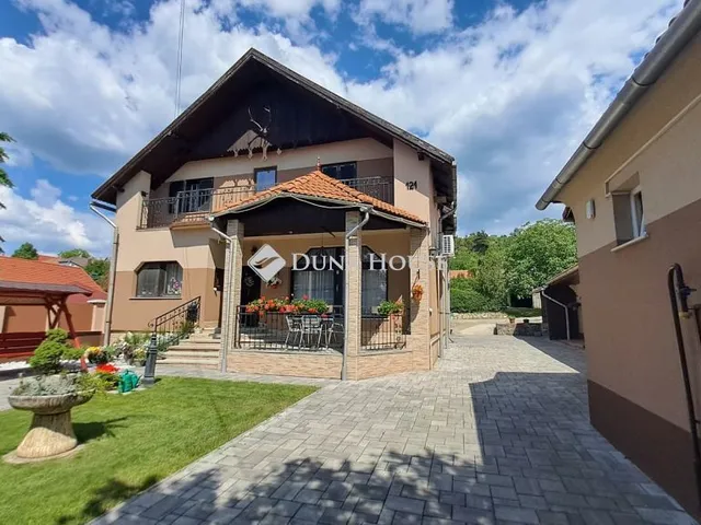 Eladó ház Tatabánya 295 nm