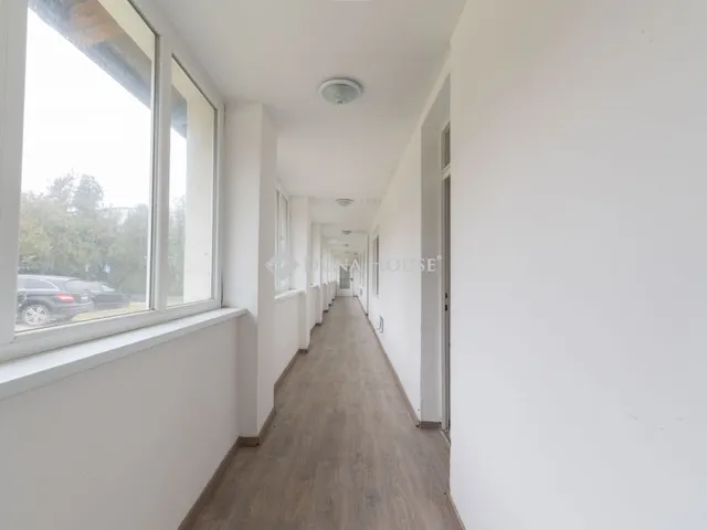 Kiadó kereskedelmi és ipari ingatlan Tatabánya, Fatelepi bekötőút 250 nm
