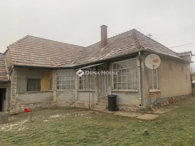 Eladó ház Vértestolna 89 nm