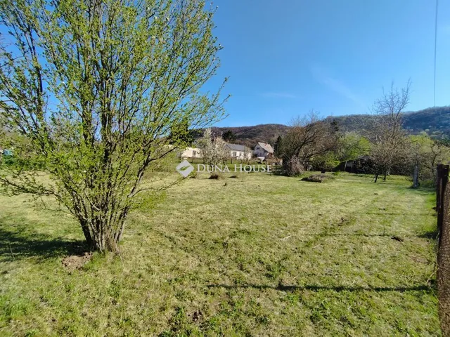 Eladó telek Szárliget 918 nm