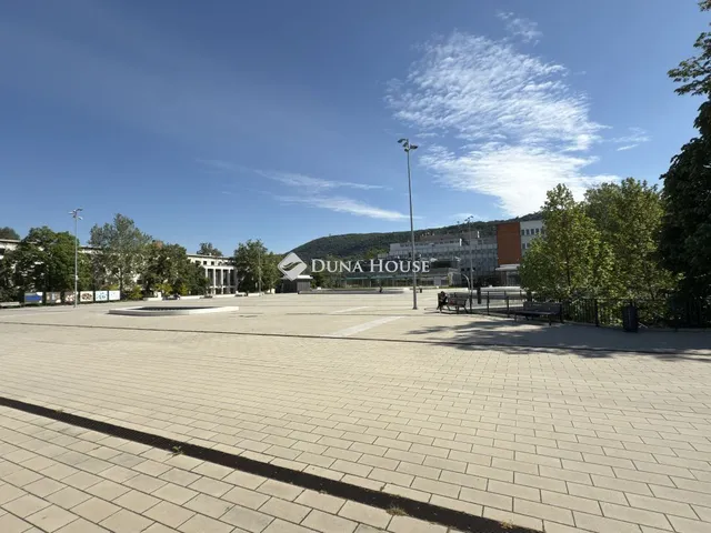 Kiadó kereskedelmi és ipari ingatlan Tatabánya 144 nm