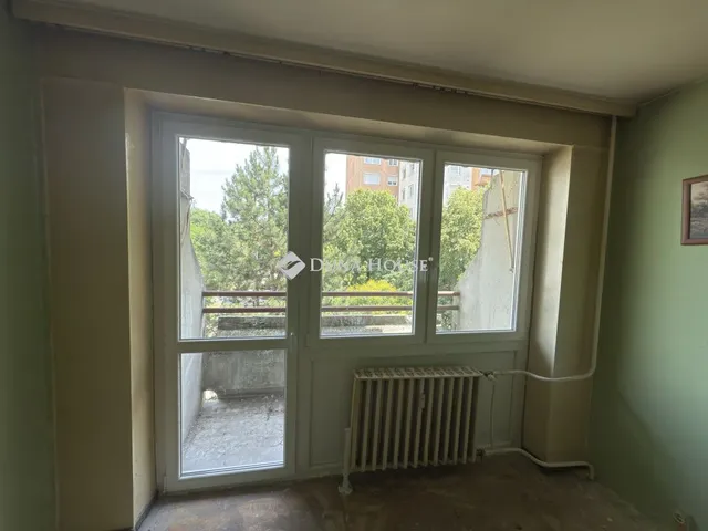 Eladó lakás Tatabánya, Gál István-lakótelep 30 nm