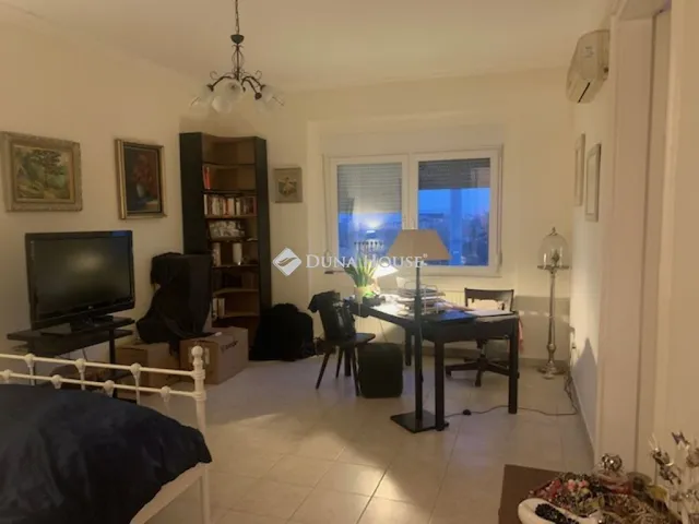 Eladó kereskedelmi és ipari ingatlan Budapest XI. kerület, Budaörsi út 110 nm