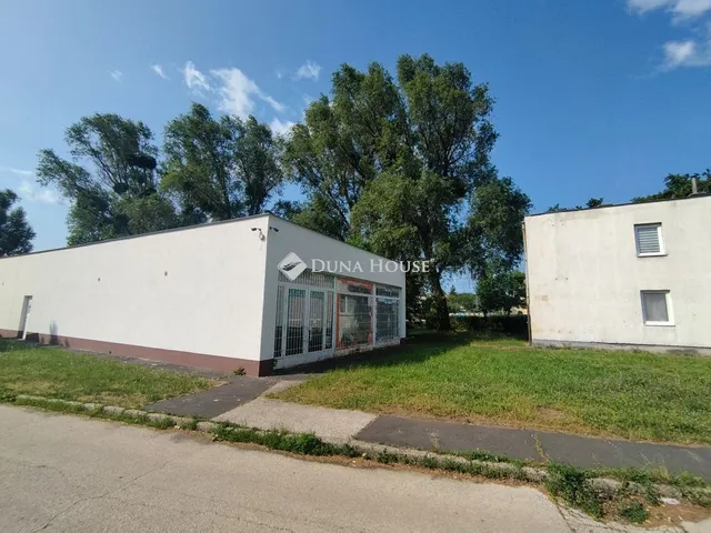Eladó kereskedelmi és ipari ingatlan Tatabánya 209 nm