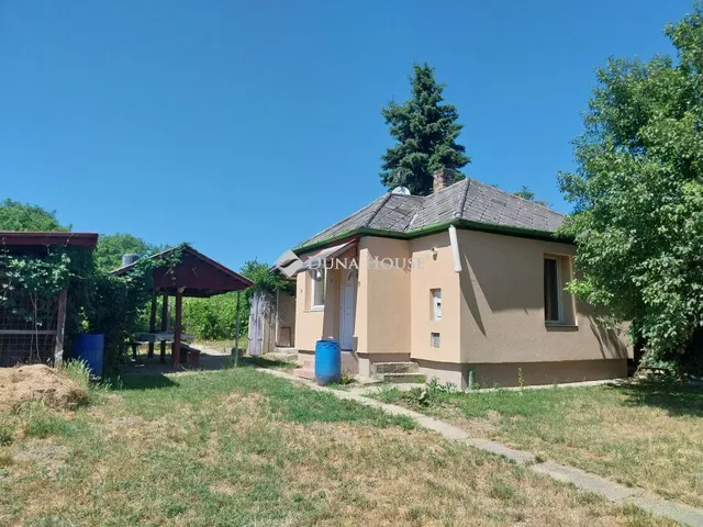 Eladó üdülő és hétvégi ház Vértesszőlős 20 nm