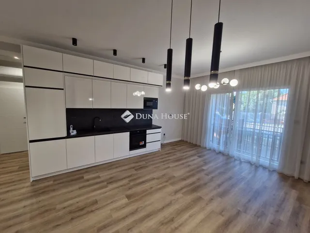 Eladó lakás Komárom 84 nm