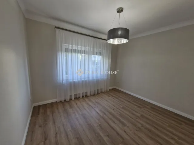 Eladó lakás Komárom 94 nm