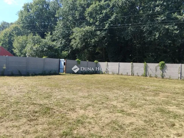 Eladó telek Tatabánya 612 nm