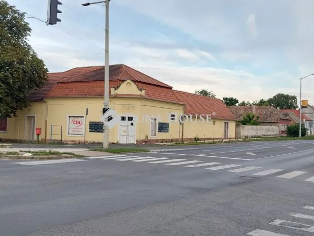 Eladó ház Tata 261 nm