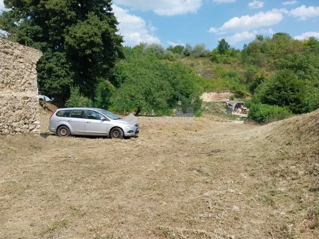 Eladó telek Tatabánya 2551 nm