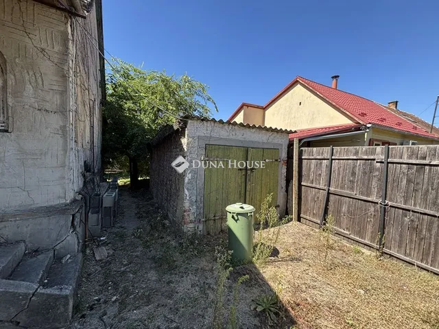 Eladó ház Tatabánya, Akácfa utca 53 nm