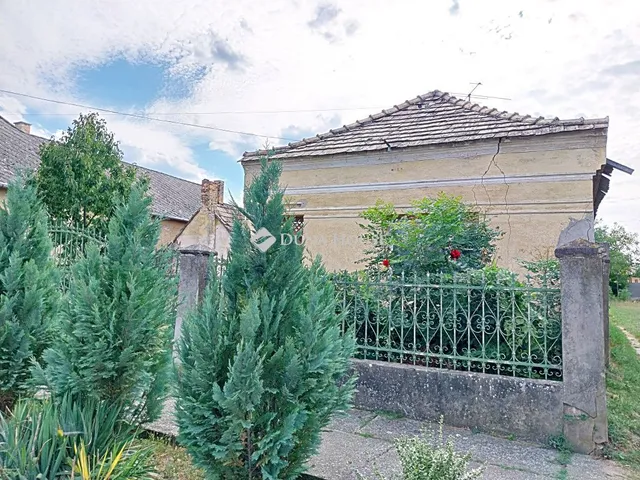 Eladó ház Szákszend 84 nm