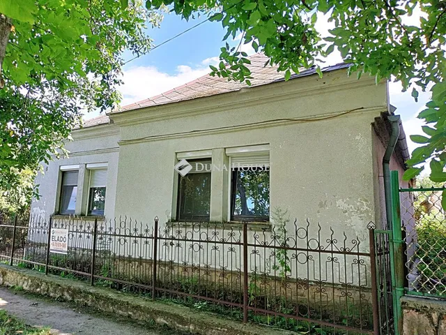 Eladó ház Szákszend 120 nm